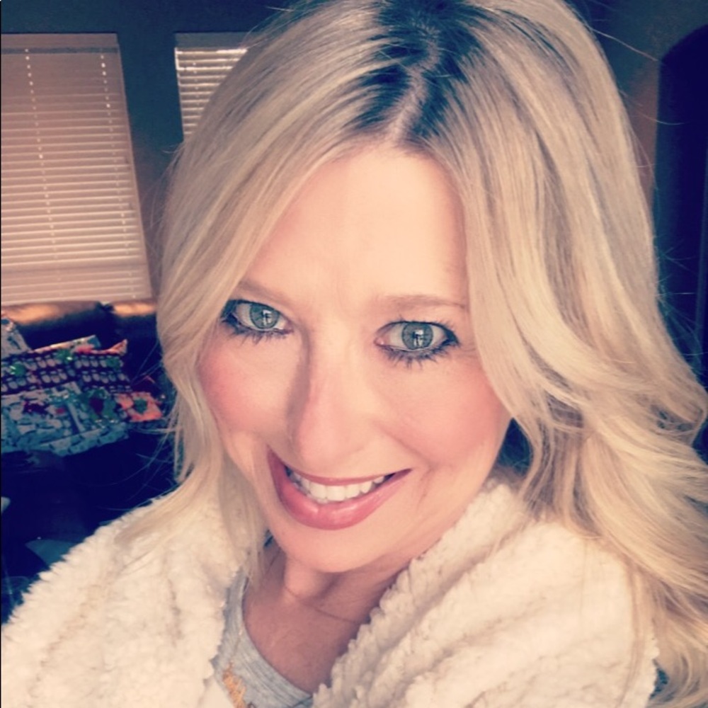 Meet your Posher, Debbie